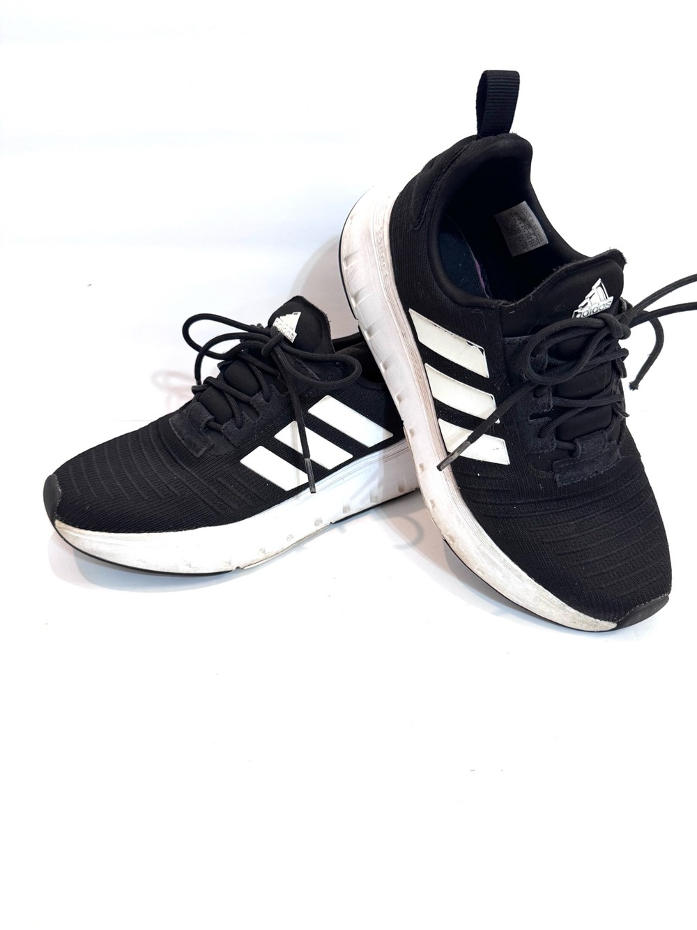 Men’s adidas Swift Run 23 Black / White Shoes Size 8 Sneakers
